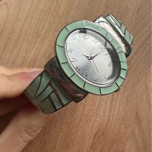 Unbranded Mint green ladies hinged cuff watch bracelet NEW BATTERY
